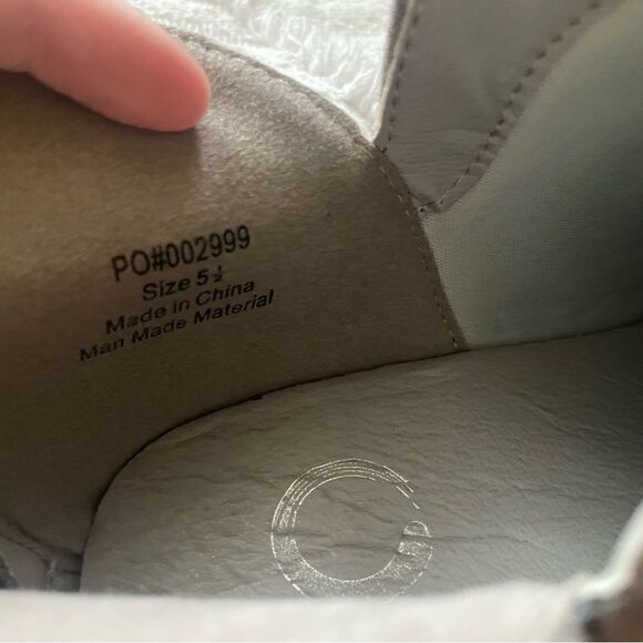 Sleek Gray Ankle Boots with V-Cut Design - Picture 2 of 5